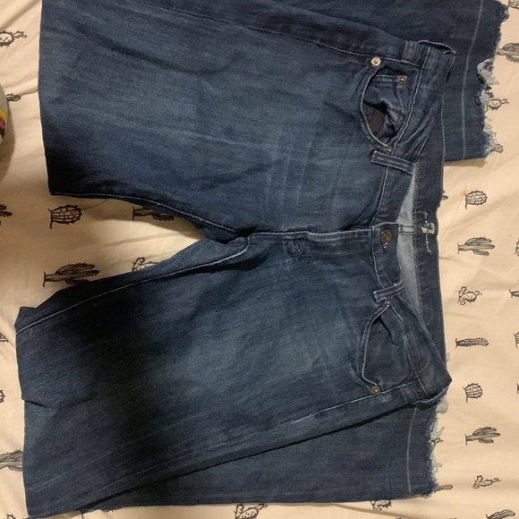 7FAMK - Picture 2 of 2